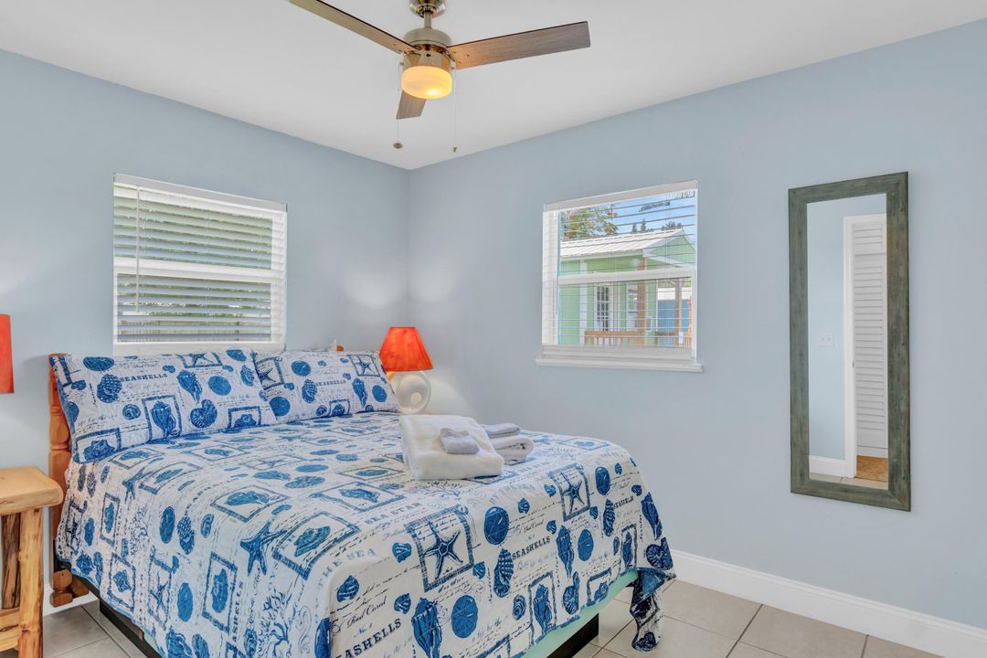 На продажу: $282,000 (2 спален, 1 ванн, 700 Квадратных фут)