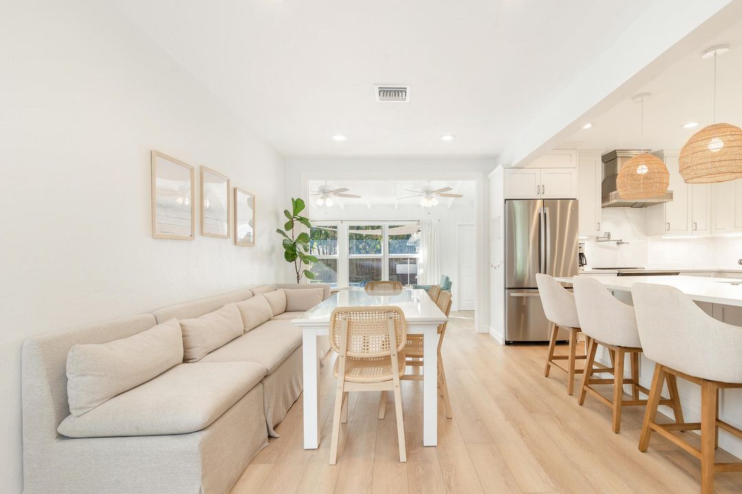 На продажу: $980,000 (3 спален, 2 ванн, 1702 Квадратных фут)