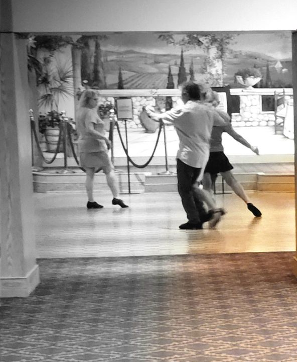 For Sale: $124,500 (2 beds, 1 baths, 798 Square Feet)