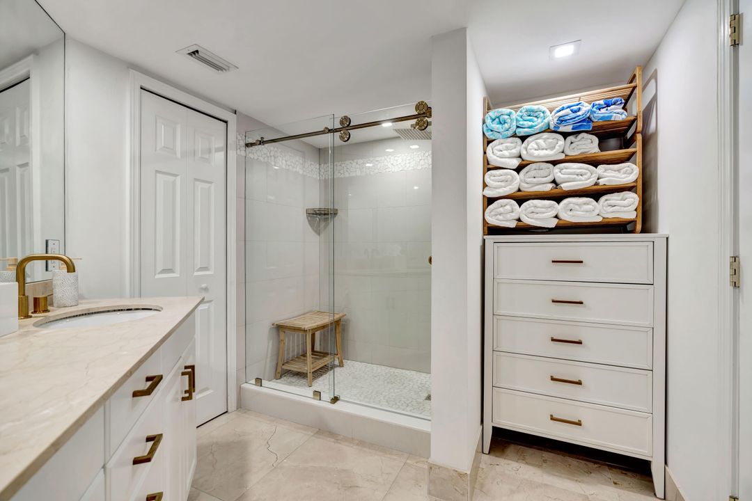 合同活跃: $10,950 (2 贝兹, 2 浴室, 1524 平方英尺)