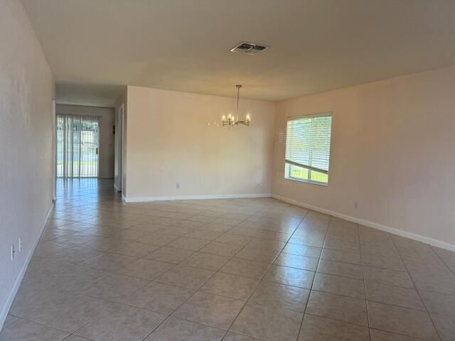 Под контрактом: $2,600 (4 спален, 2 ванн, 2575 Квадратных фут)