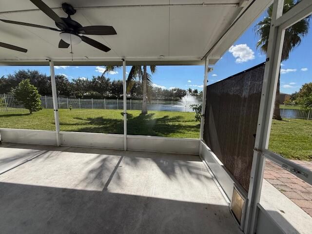 Под контрактом: $2,600 (4 спален, 2 ванн, 2575 Квадратных фут)