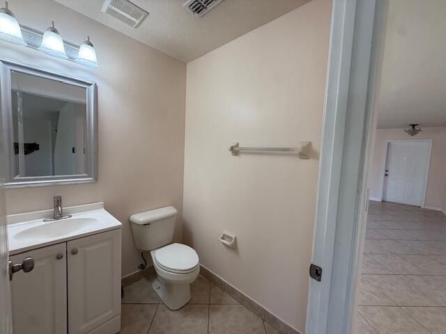 Под контрактом: $2,600 (4 спален, 2 ванн, 2575 Квадратных фут)