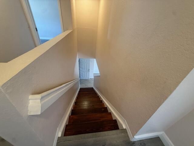 Под контрактом: $2,600 (4 спален, 2 ванн, 2575 Квадратных фут)