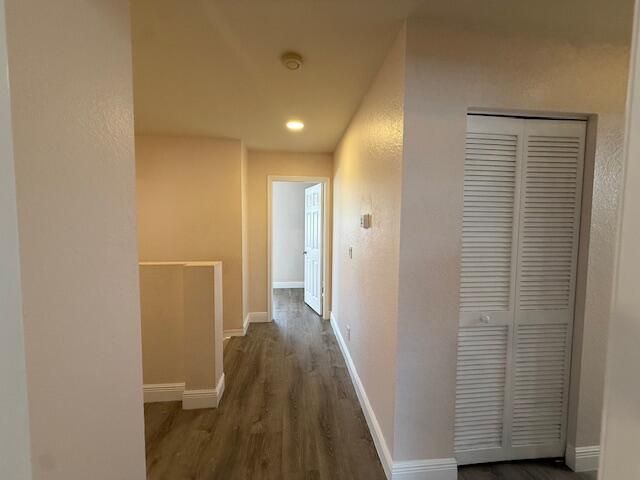 Под контрактом: $2,600 (4 спален, 2 ванн, 2575 Квадратных фут)