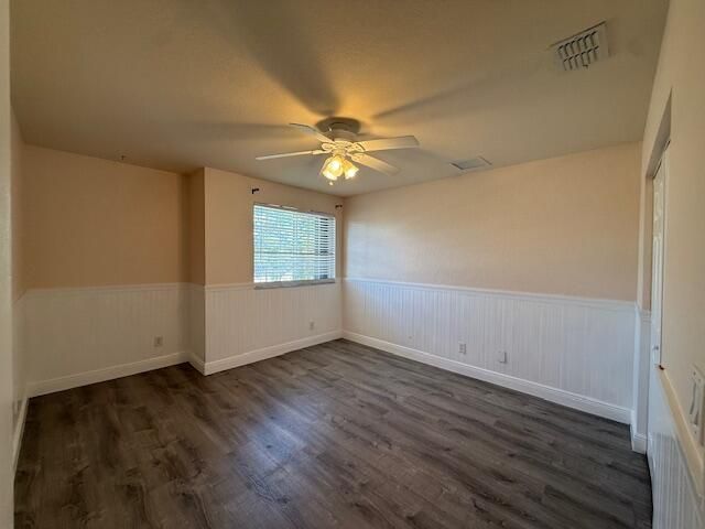 Под контрактом: $2,600 (4 спален, 2 ванн, 2575 Квадратных фут)