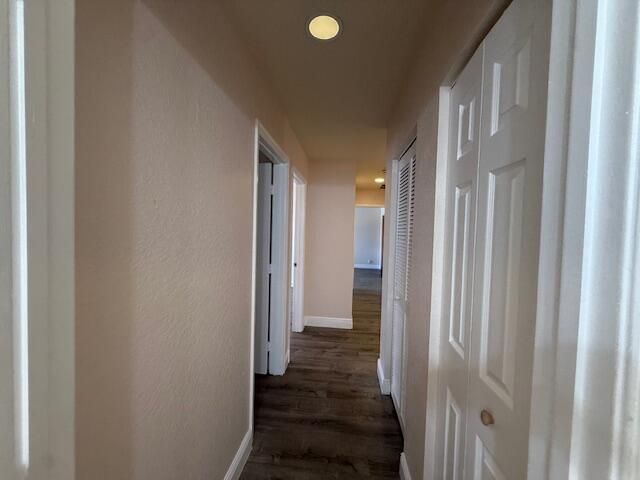 Под контрактом: $2,600 (4 спален, 2 ванн, 2575 Квадратных фут)