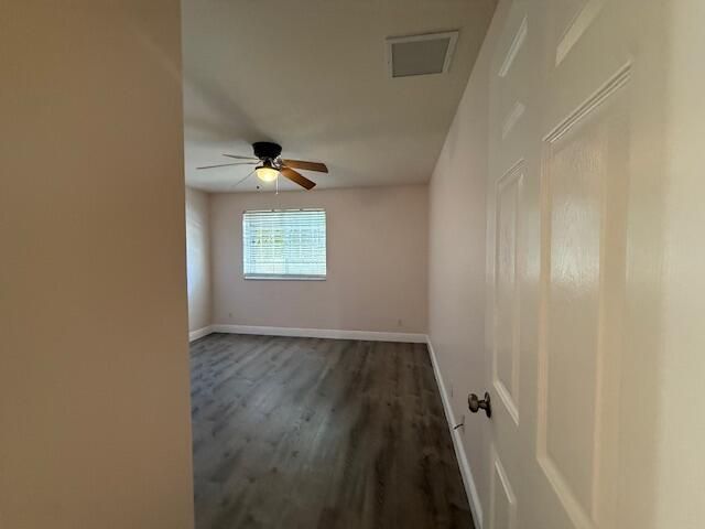 Под контрактом: $2,600 (4 спален, 2 ванн, 2575 Квадратных фут)