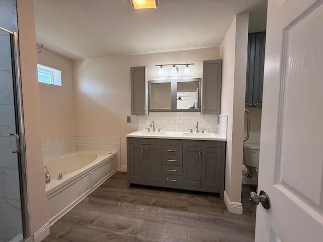 Под контрактом: $2,600 (4 спален, 2 ванн, 2575 Квадратных фут)