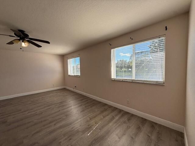 Под контрактом: $2,600 (4 спален, 2 ванн, 2575 Квадратных фут)