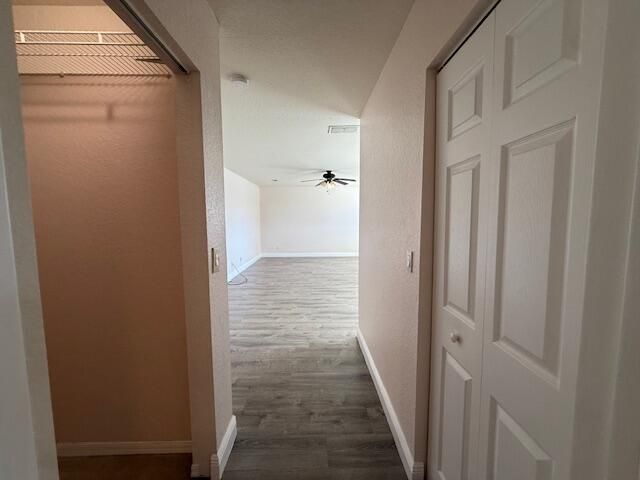 Под контрактом: $2,600 (4 спален, 2 ванн, 2575 Квадратных фут)