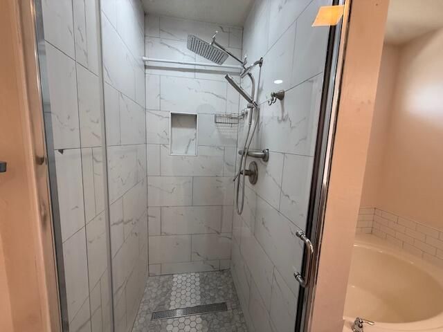 Под контрактом: $2,600 (4 спален, 2 ванн, 2575 Квадратных фут)