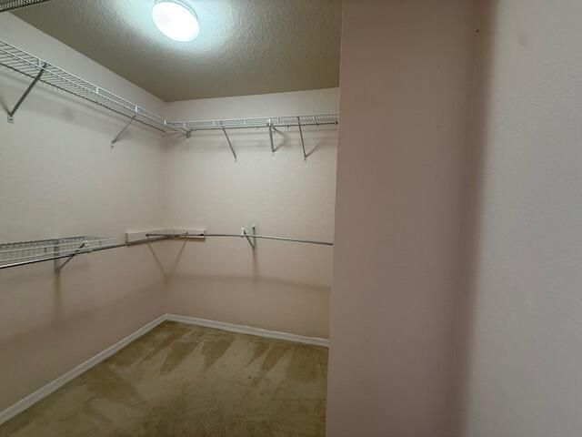 Под контрактом: $2,600 (4 спален, 2 ванн, 2575 Квадратных фут)