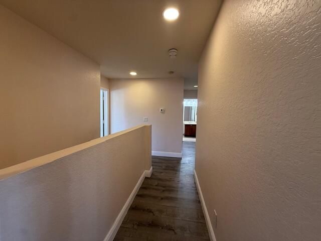 Под контрактом: $2,600 (4 спален, 2 ванн, 2575 Квадратных фут)