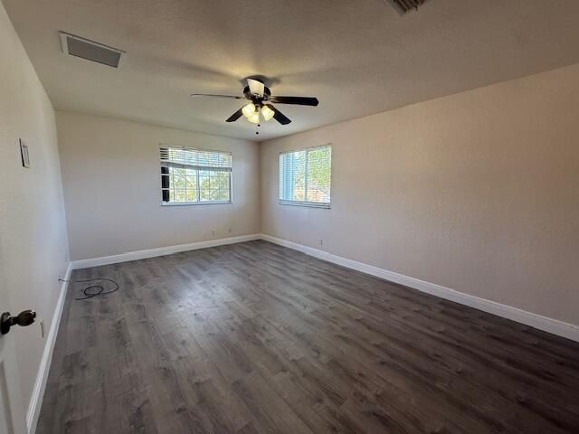 Под контрактом: $2,600 (4 спален, 2 ванн, 2575 Квадратных фут)