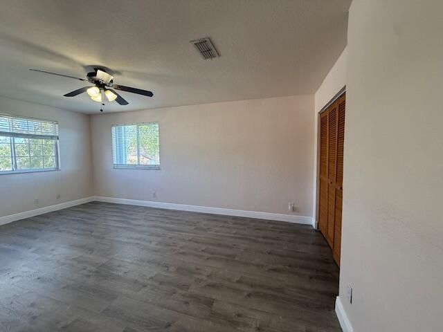 Под контрактом: $2,600 (4 спален, 2 ванн, 2575 Квадратных фут)