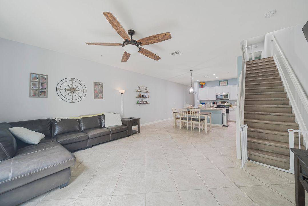 На продажу: $345,000 (3 спален, 2 ванн, 1628 Квадратных фут)