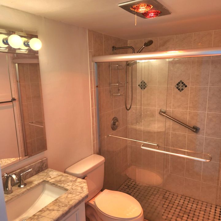 For Sale: $124,500 (2 beds, 1 baths, 798 Square Feet)