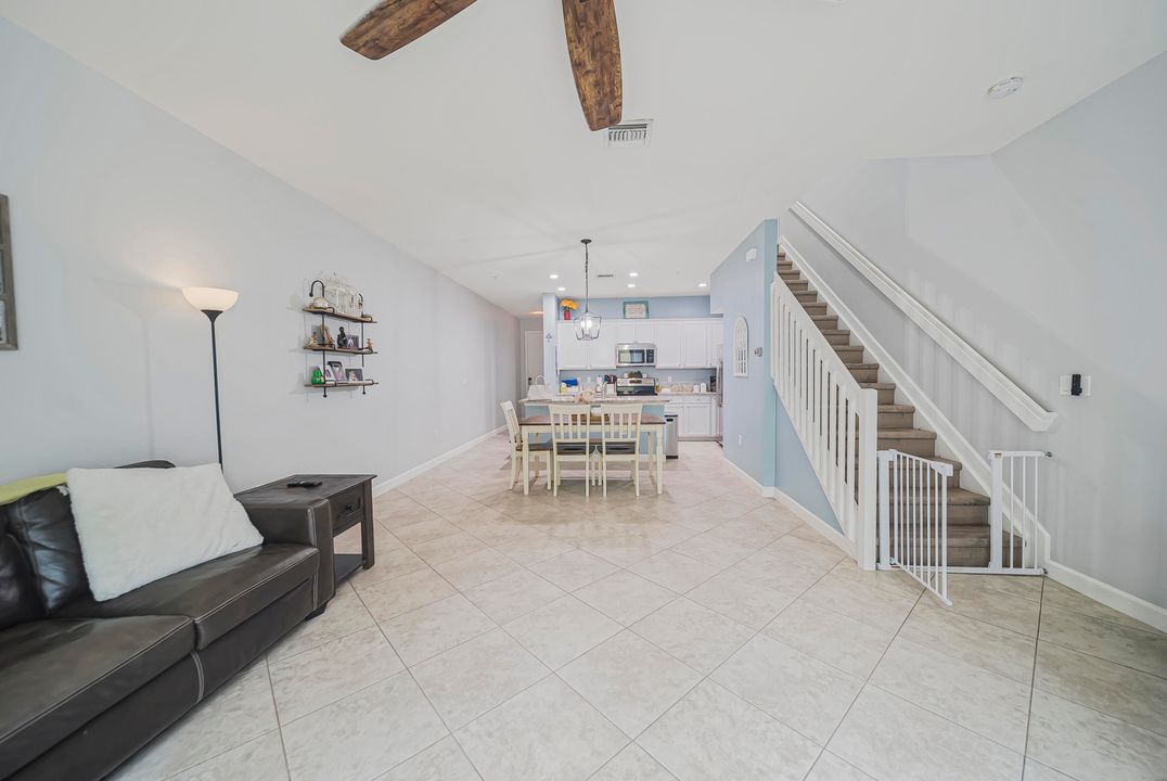 На продажу: $345,000 (3 спален, 2 ванн, 1628 Квадратных фут)