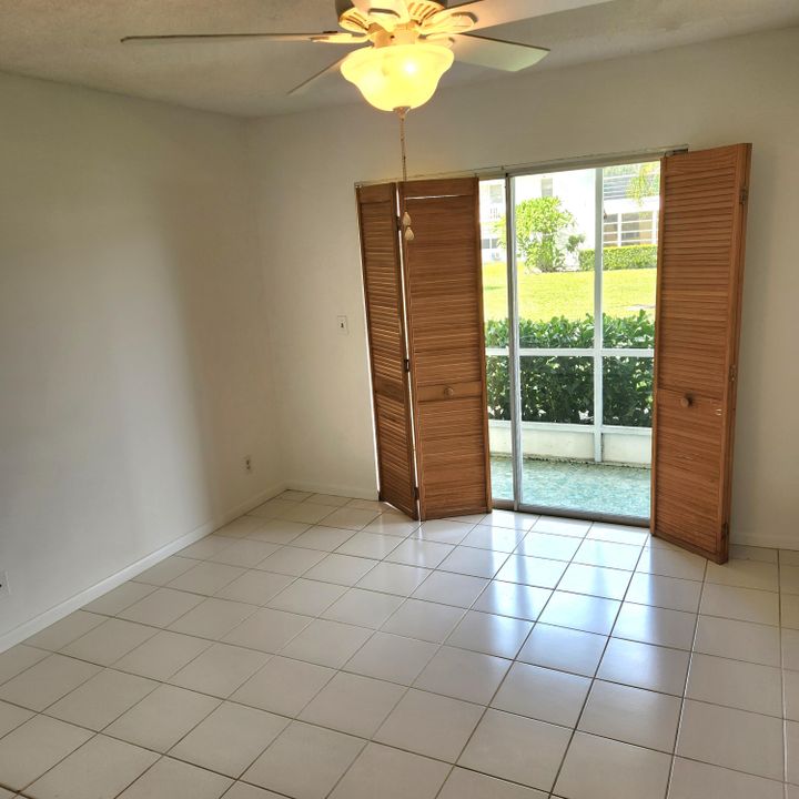 For Sale: $124,500 (2 beds, 1 baths, 798 Square Feet)