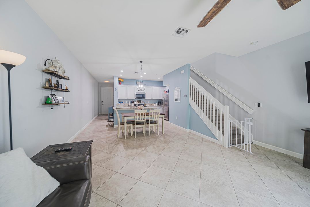 На продажу: $345,000 (3 спален, 2 ванн, 1628 Квадратных фут)