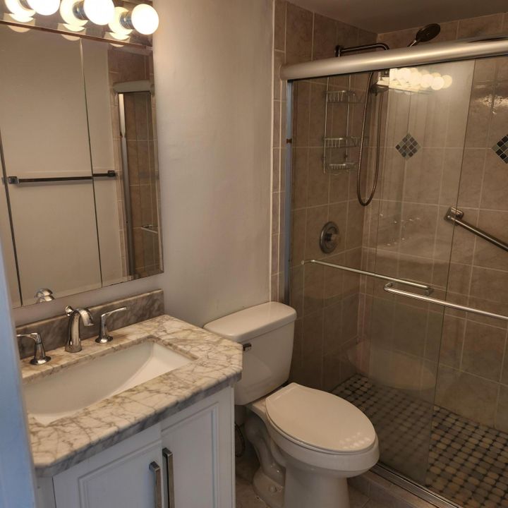 For Sale: $124,500 (2 beds, 1 baths, 798 Square Feet)