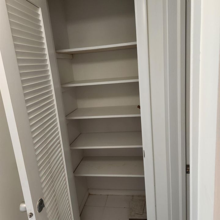 For Sale: $124,500 (2 beds, 1 baths, 798 Square Feet)