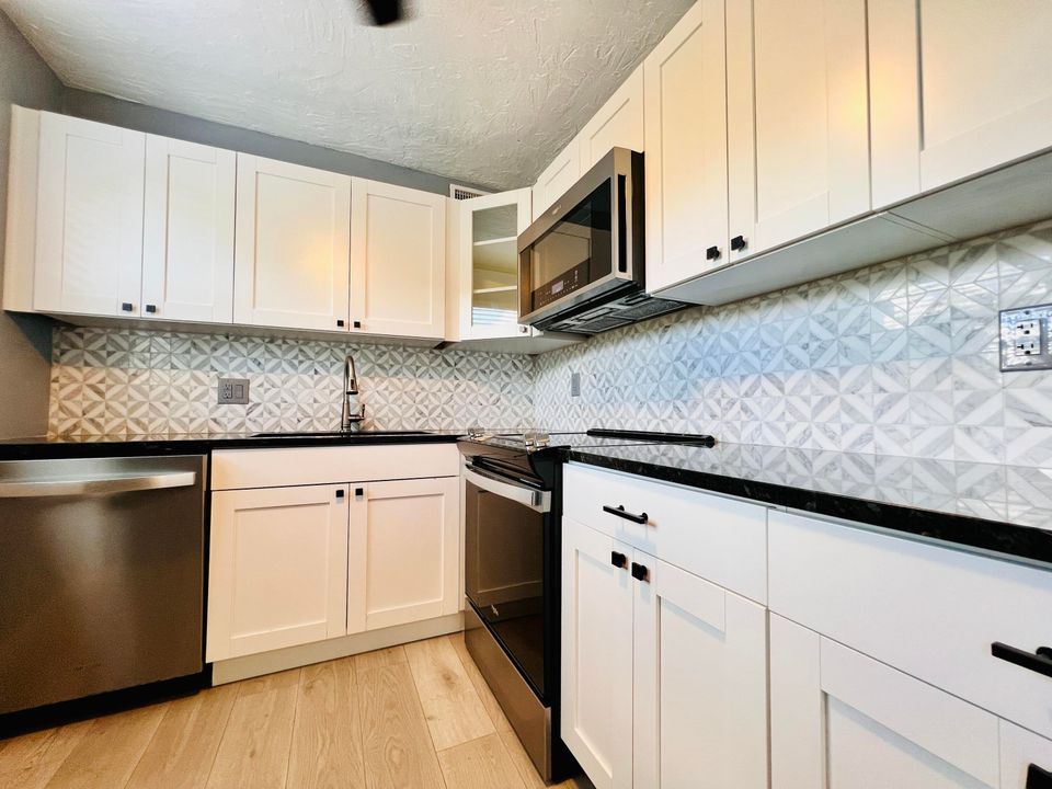 En Venta: $185,000 (2 camas, 1 baños, 798 Pies cuadrados)