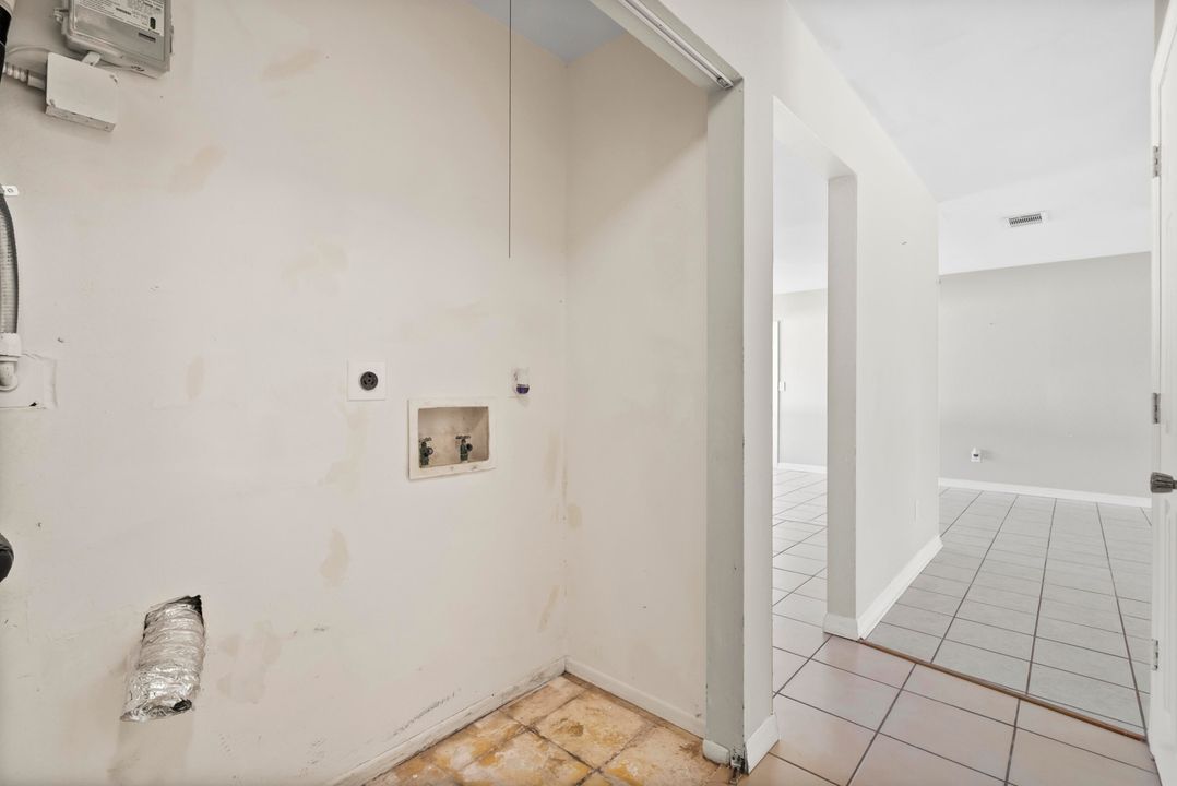 合同活跃: $275,000 (3 贝兹, 2 浴室, 1176 平方英尺)