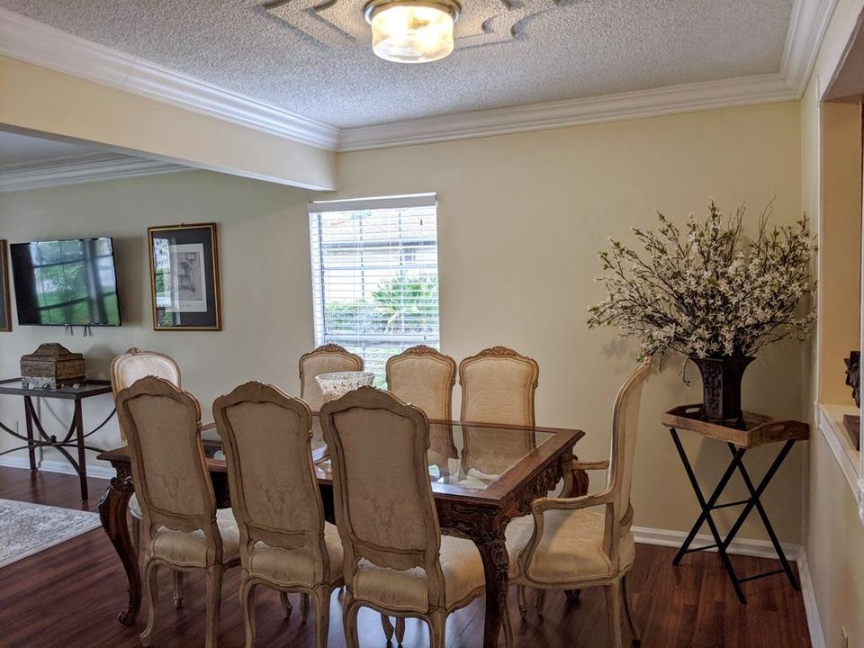 For Rent: $4,400 (3 beds, 2 baths, 1280 Square Feet)