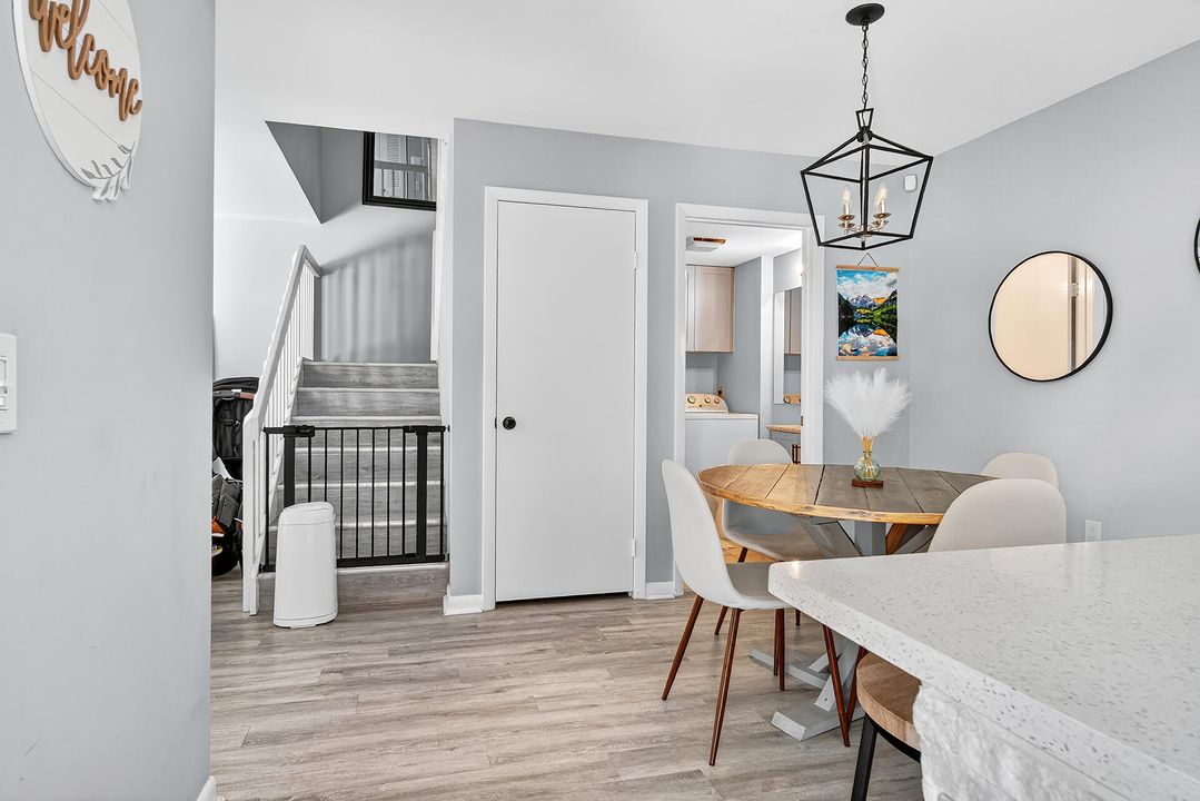 For Sale: $325,000 (2 beds, 2 baths, 1236 Square Feet)