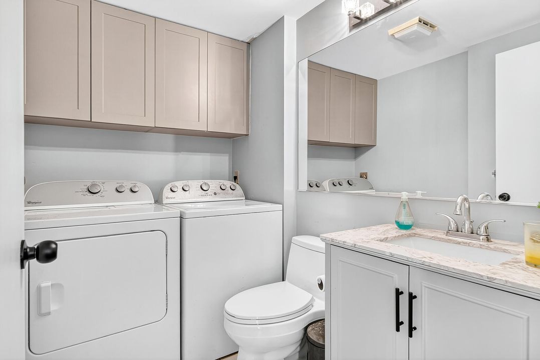 For Sale: $325,000 (2 beds, 2 baths, 1236 Square Feet)