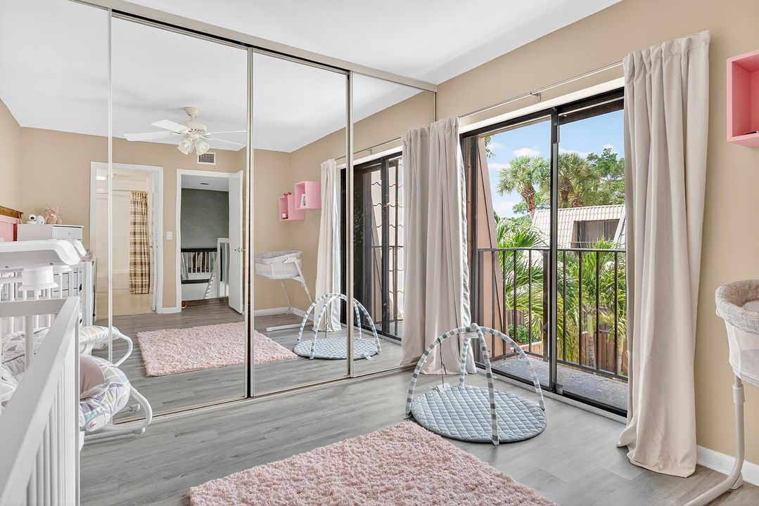 For Sale: $325,000 (2 beds, 2 baths, 1236 Square Feet)