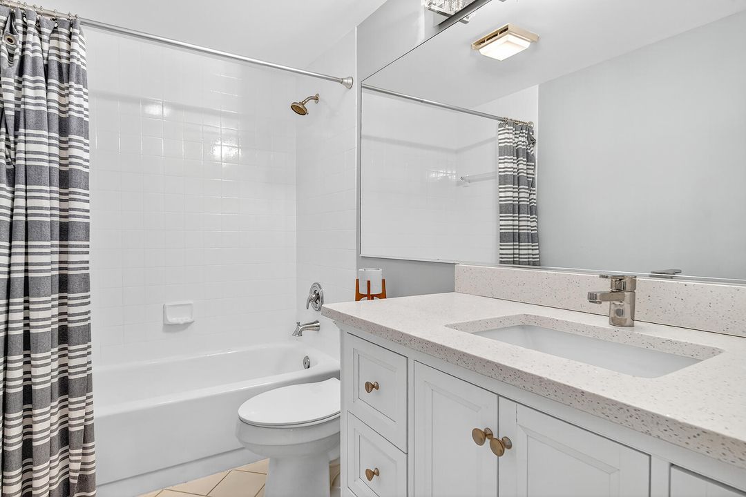 For Sale: $325,000 (2 beds, 2 baths, 1236 Square Feet)