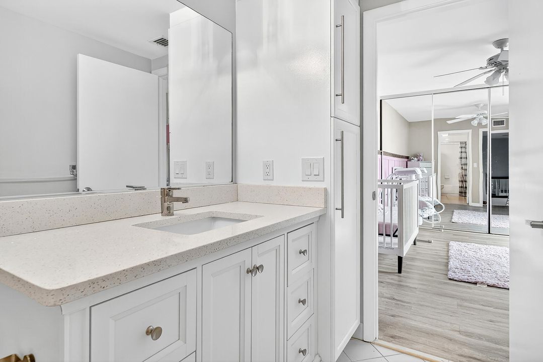 For Sale: $325,000 (2 beds, 2 baths, 1236 Square Feet)