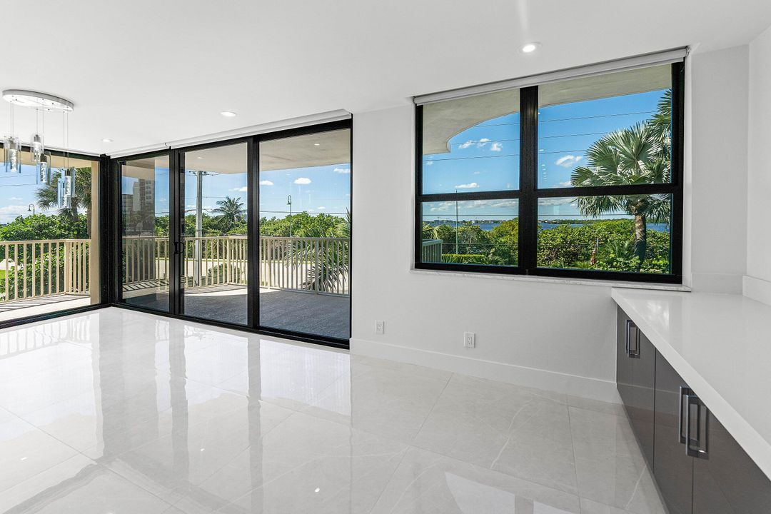 For Sale: $699,000 (2 beds, 2 baths, 1330 Square Feet)