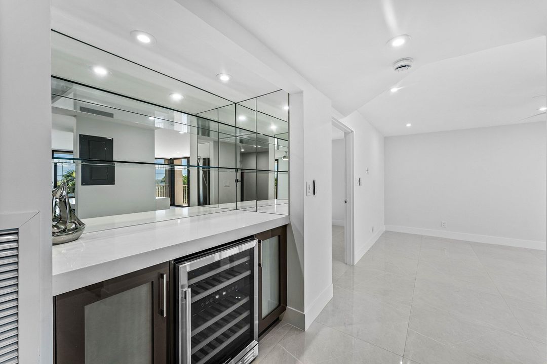 For Sale: $699,000 (2 beds, 2 baths, 1330 Square Feet)