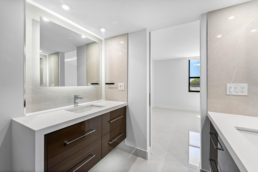 For Sale: $699,000 (2 beds, 2 baths, 1330 Square Feet)