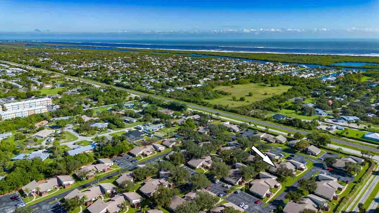 合同活跃: $249,900 (2 贝兹, 2 浴室, 1026 平方英尺)