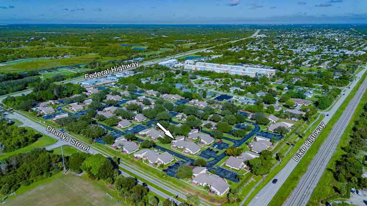 合同活跃: $249,900 (2 贝兹, 2 浴室, 1026 平方英尺)