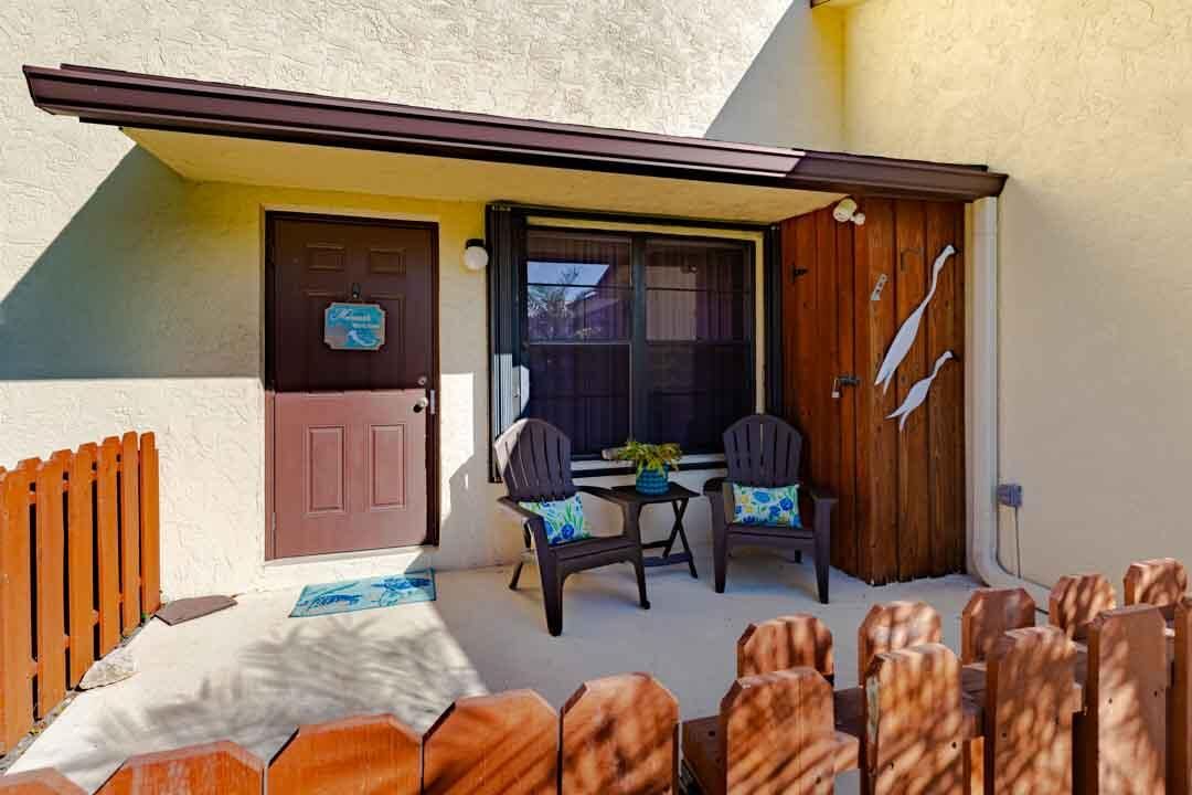 合同活跃: $249,900 (2 贝兹, 2 浴室, 1026 平方英尺)