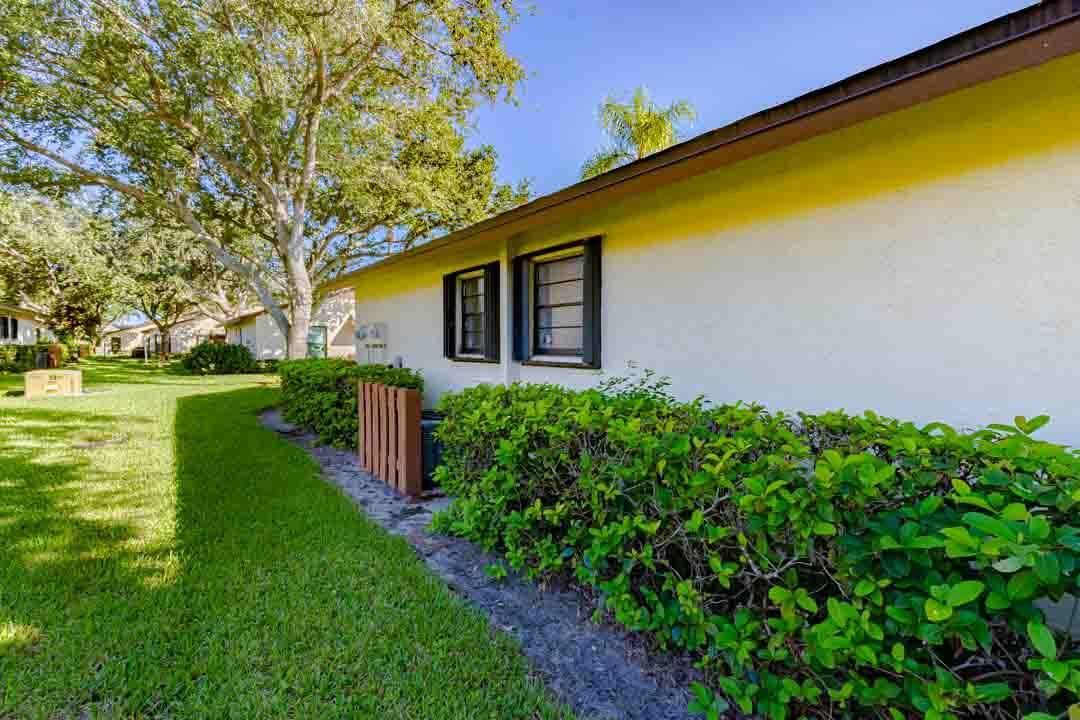 合同活跃: $249,900 (2 贝兹, 2 浴室, 1026 平方英尺)