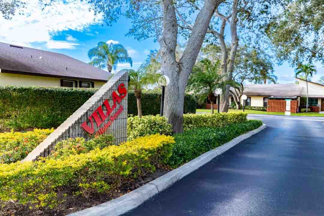 合同活跃: $249,900 (2 贝兹, 2 浴室, 1026 平方英尺)