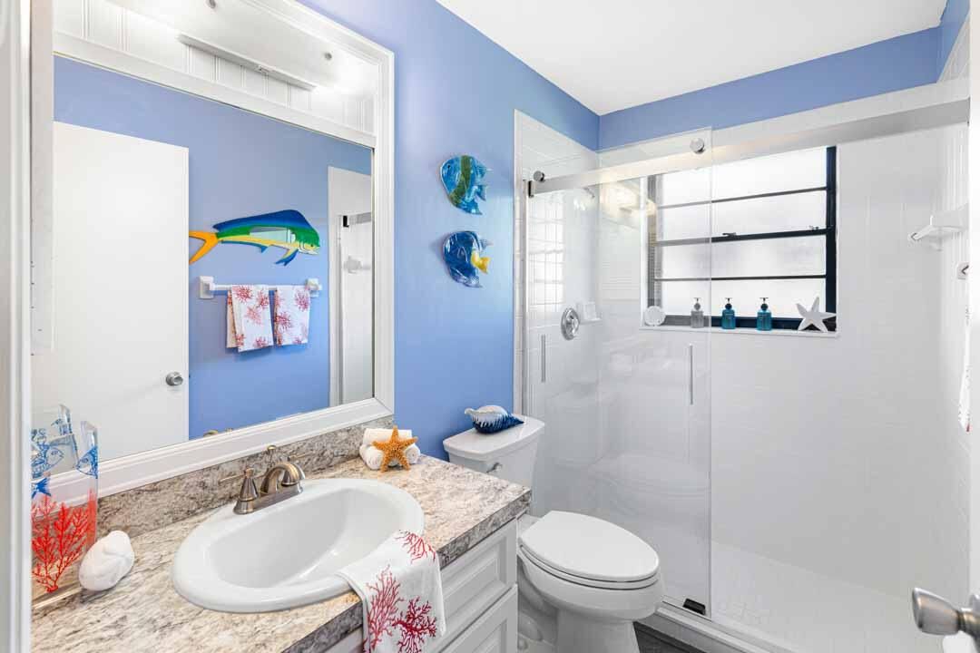 合同活跃: $249,900 (2 贝兹, 2 浴室, 1026 平方英尺)