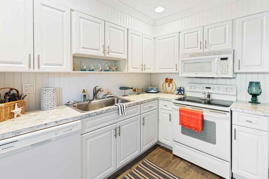 合同活跃: $249,900 (2 贝兹, 2 浴室, 1026 平方英尺)