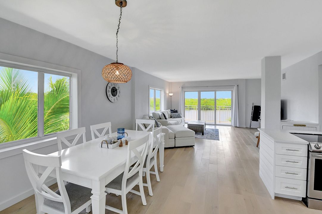 待售: $839,000 (2 贝兹, 2 浴室, 1019 平方英尺)