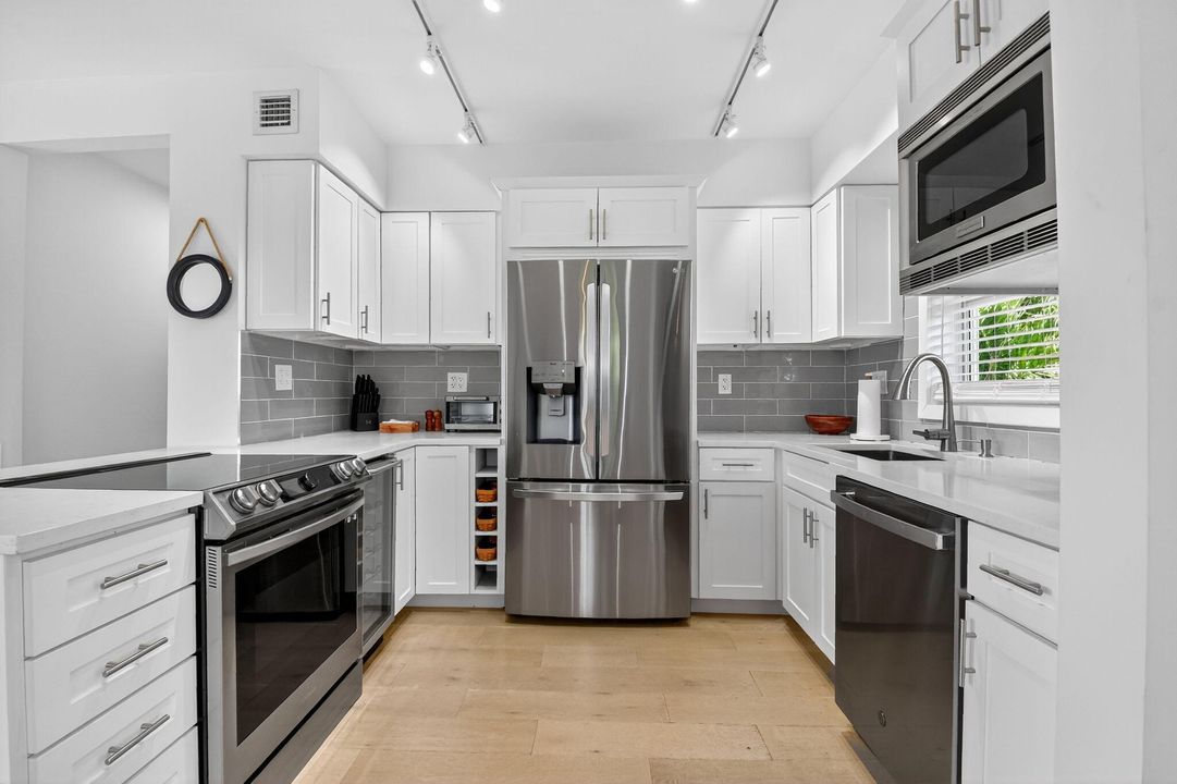 待售: $839,000 (2 贝兹, 2 浴室, 1019 平方英尺)