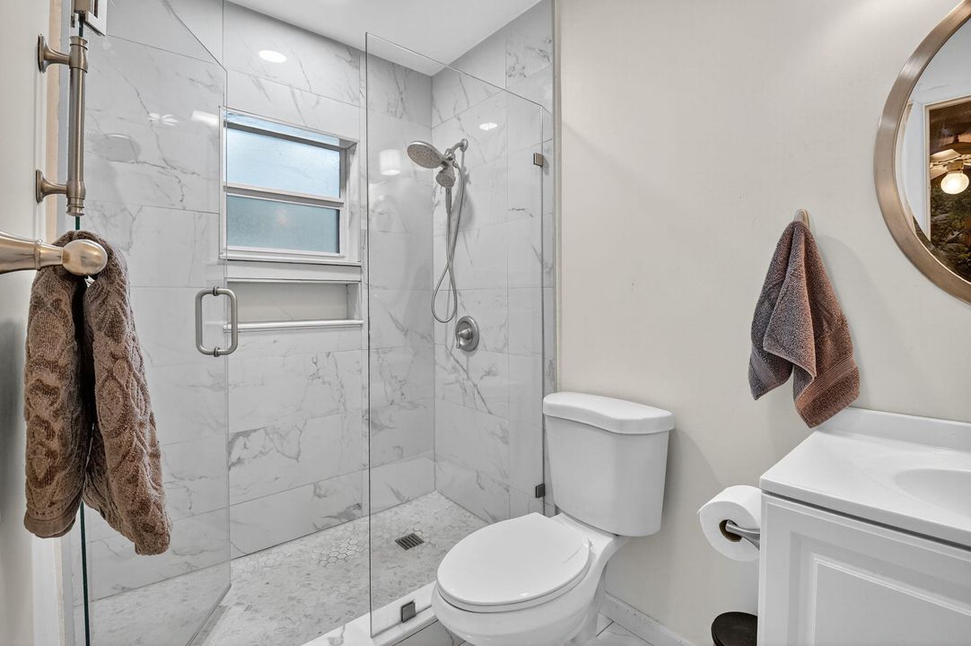 合同活跃: $470,000 (2 贝兹, 2 浴室, 1317 平方英尺)