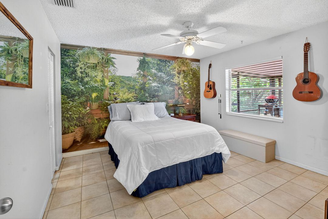 合同活跃: $470,000 (2 贝兹, 2 浴室, 1317 平方英尺)