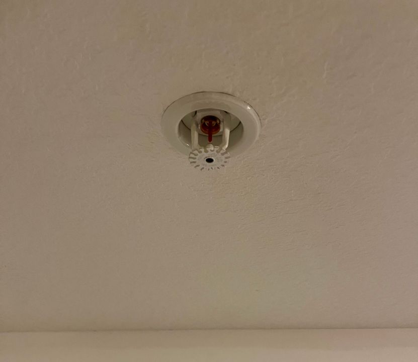 Active With Contract: $475,000 (2 beds, 2 baths, 1350 Square Feet)